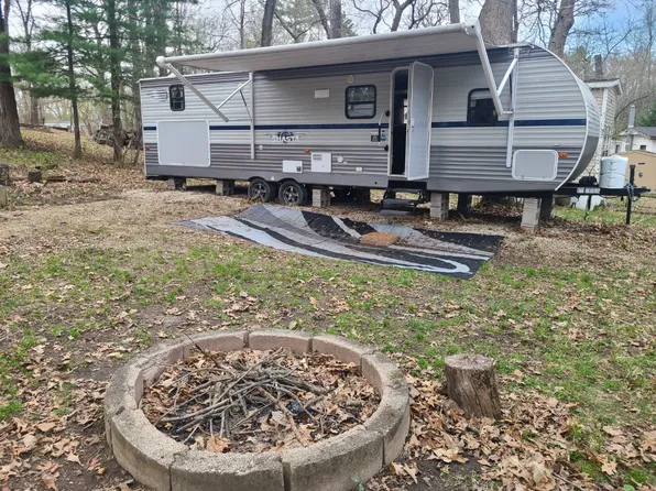 10/106 Woodhaven Dr E, Sublette, IL 61367