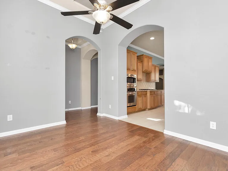 6630 Larocke Trl — Photo 17