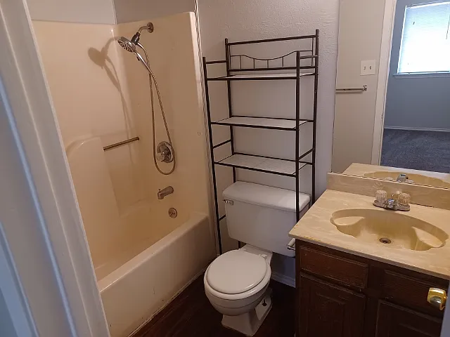 3911 William St — Photo 10