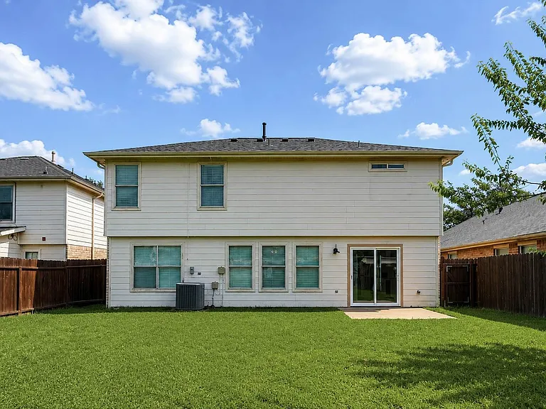 9506 Lasbury Dr — Photo 19