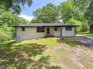 6057 Dodgen Rd SW, Mableton, GA 30126