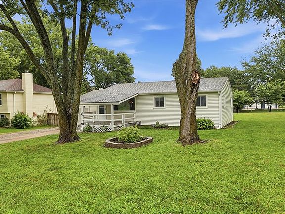 3rd image of 17511 Montgall Dr