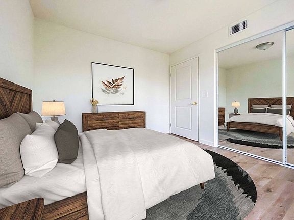 4th image of 517 E Rialto Ave #3