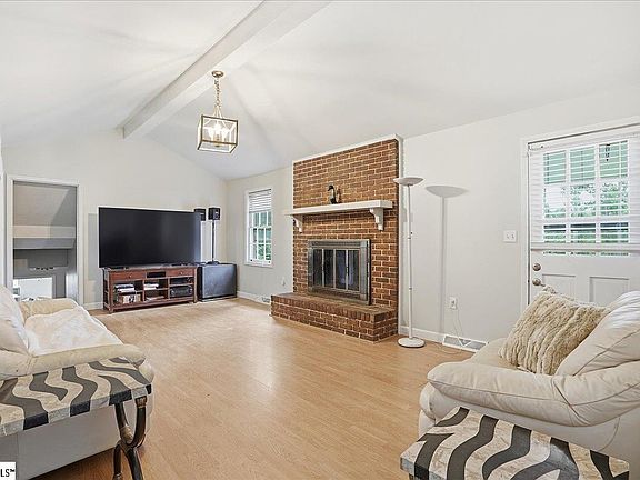 5th image of 104 Cannon Cir
