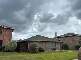3008 Amber Waves Ln, Lancaster, TX 75134