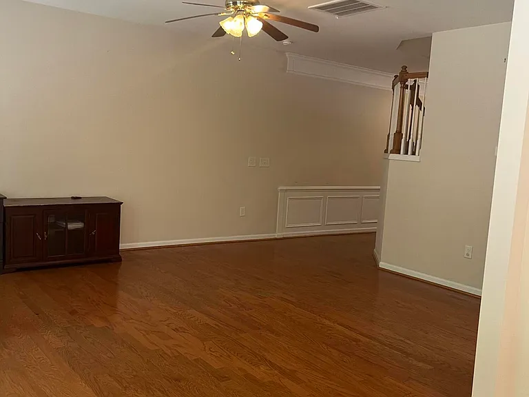 308 Dyersville Dr — Photo 30