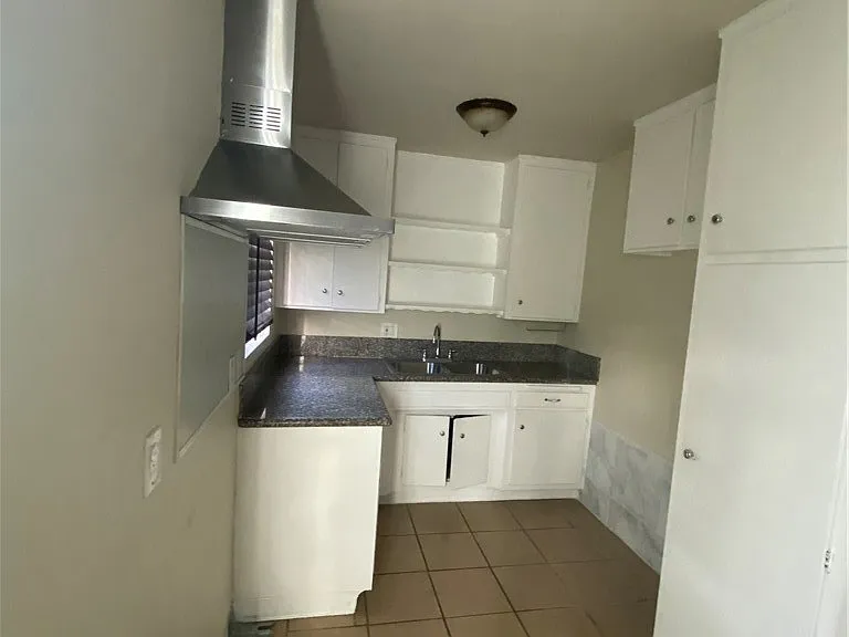 3505 Michigan Ave — Photo 4