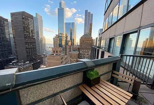 150 W 56th St #2810 Photo 1