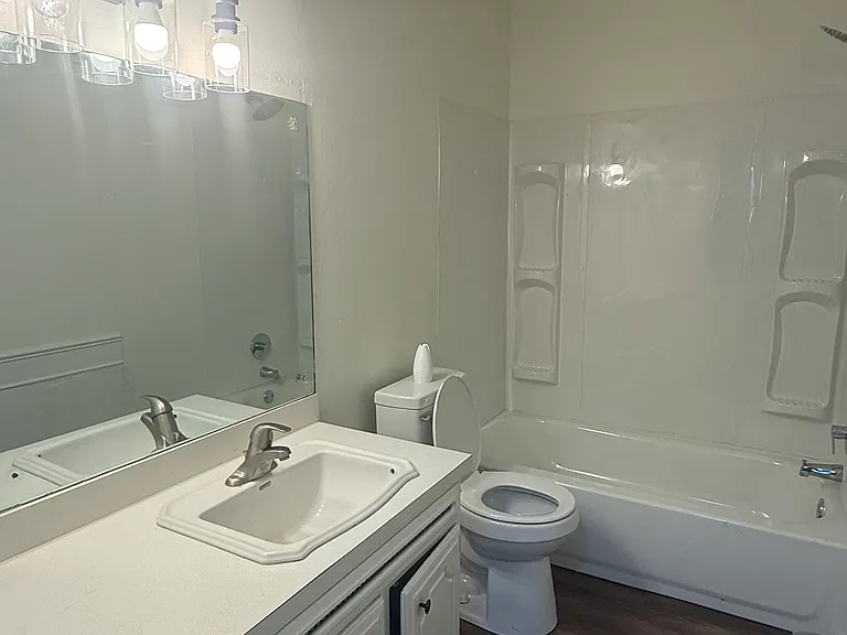 1344 SW 62nd St — Photo 12