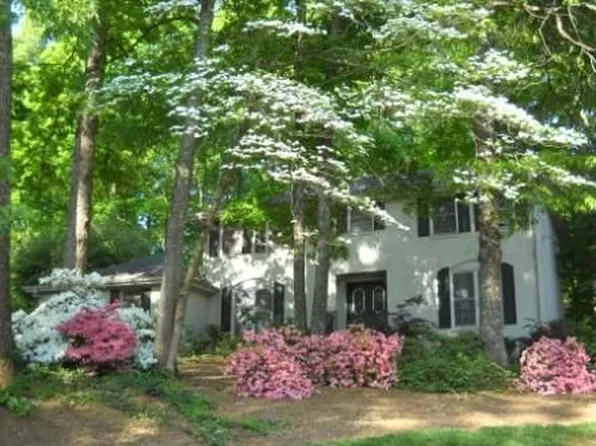 1180 Lake Dr, Roswell, GA 30075
