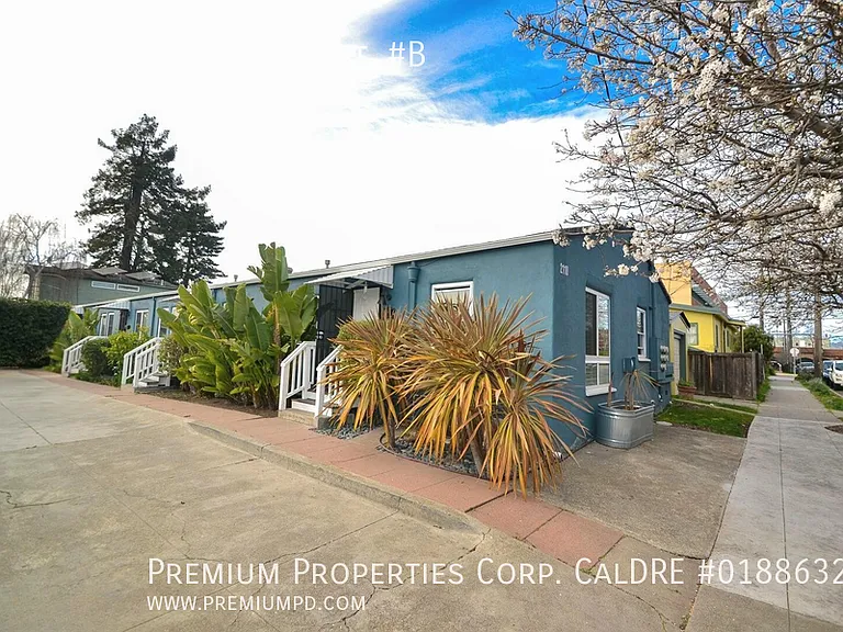2112 Bonar St #B — Photo 15
