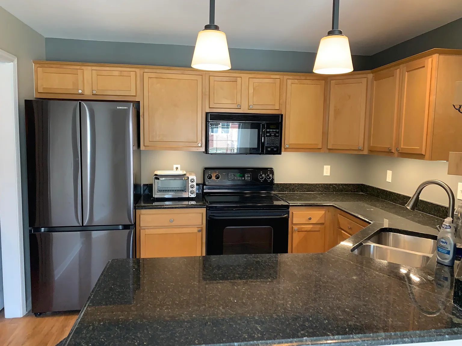 2 bed, 2.0 bath, 1584 sqft, $2,200 — Photo 3