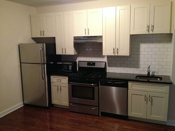 5th image of 4818 N Wolcott Ave