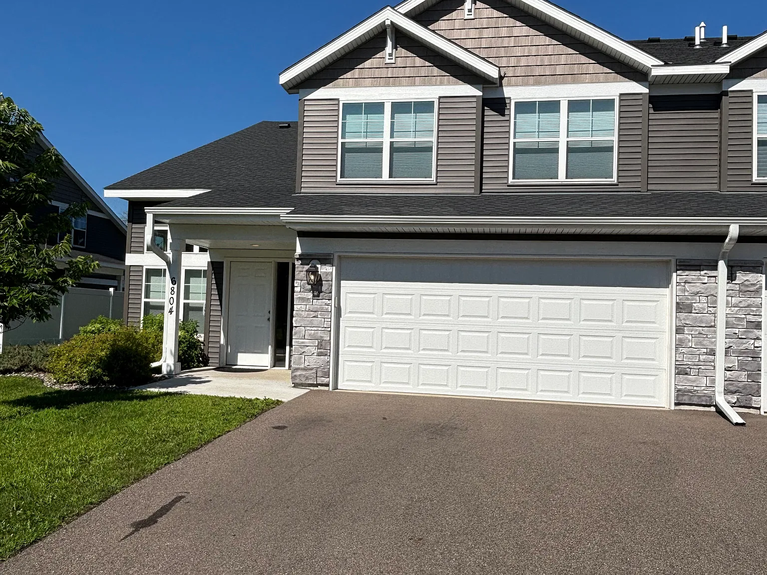 3 bed, 1729 sqft, $2,650 — Photo 1