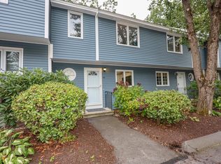 42 Merrimack Dr, Merrimack, NH 03054