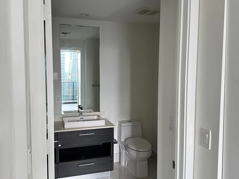 45 SW 9th St #3403 — Photo 31