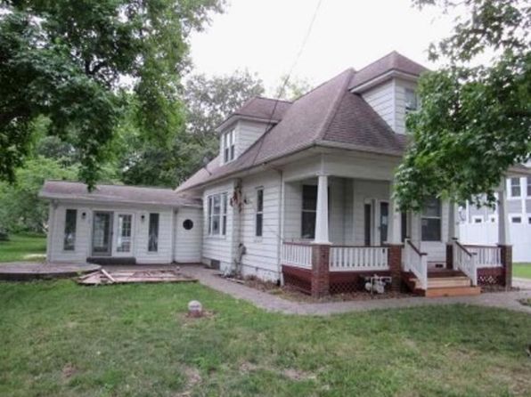 211 S Front St, Okawville, IL 62271