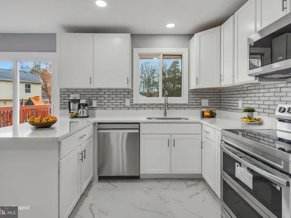 328 Beaghan Dr, Glen Burnie, MD 21060