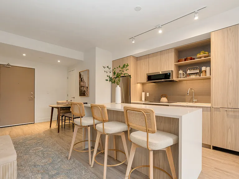 185 Dunlop St E #417 — Photo 5