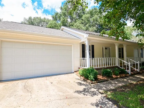 49 Forest Ave, Commerce, GA 30529