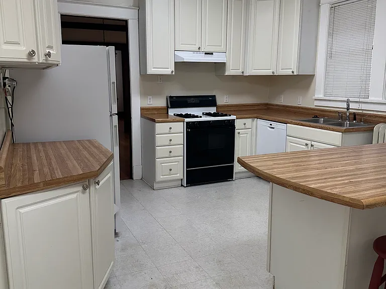 1390 Peabody Ave — Photo 7