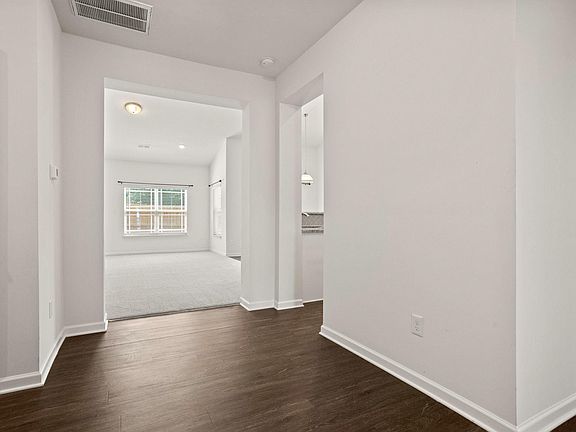 4th image of 413 Balvenie Dr