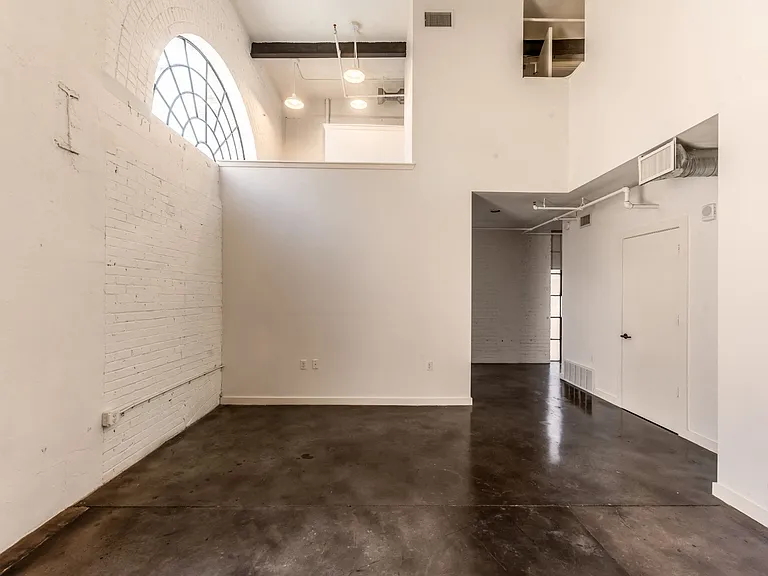 Deep Ellum Lofts — Photo 36