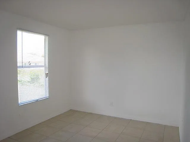 1123 Ichabod Ave S — Photo 5