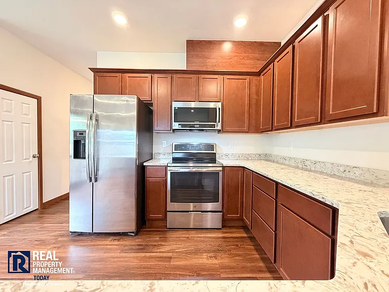 601 5th St SW — Photo 4