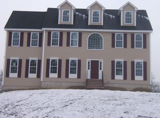 2 Lyons Farm Rd, Haverhill, MA 01835