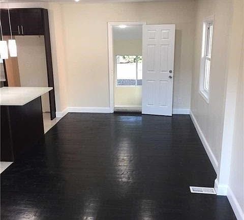 3rd image of 352 Norfeld Blvd