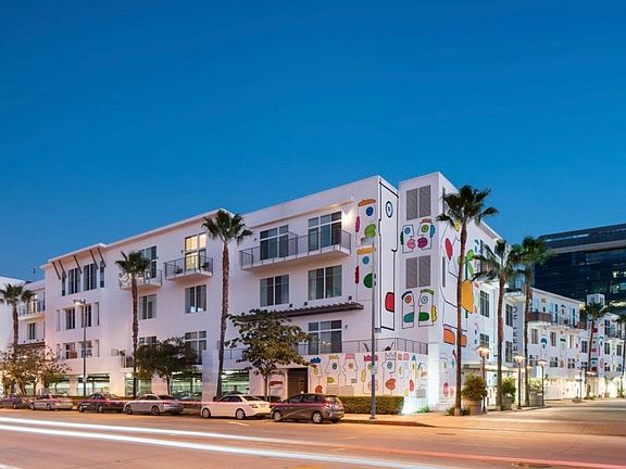 3rd image of 11136 Chandler Blvd #216