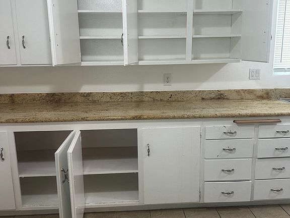 5th image of 12349 Oxnard St APT 1