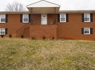 1001 Alison Ln, Vinton, VA 24179
