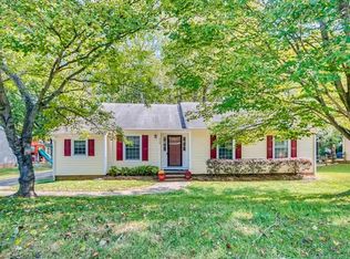 5134 Chestnut Lake Dr, Charlotte, NC 28227