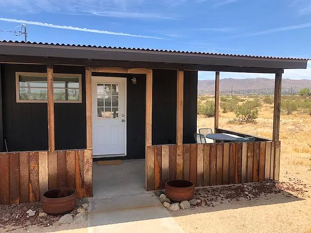 Desert Trail Dr