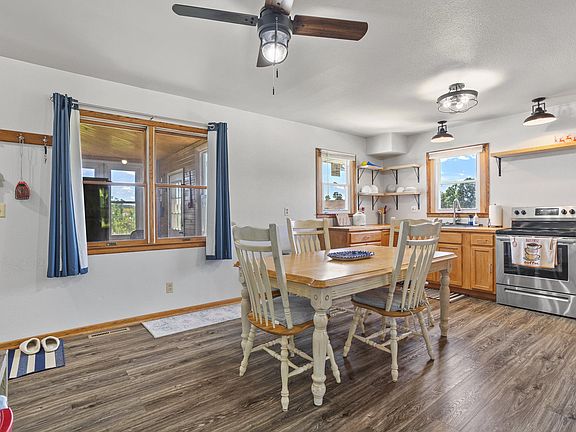 5th image of 1061 Litchfield Rd