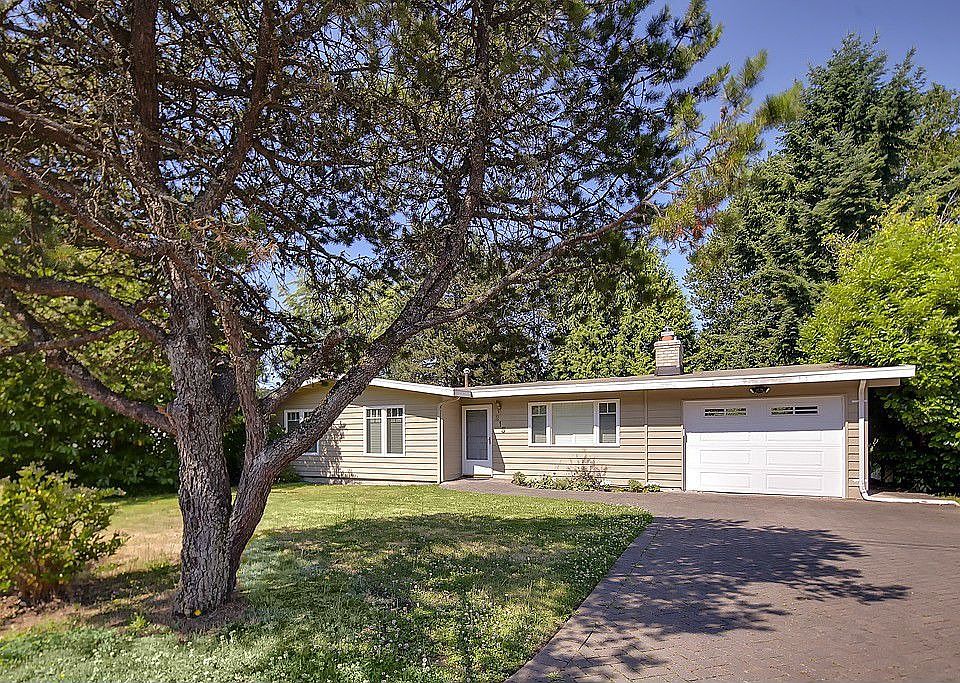 1st image of 213 152nd Pl SE