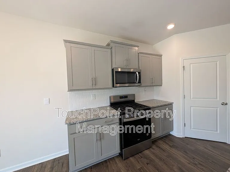 2167 Vanderlyn St — Photo 15