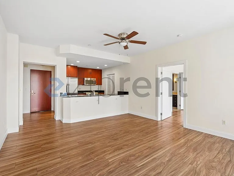585 9th St #313 — Photo 9