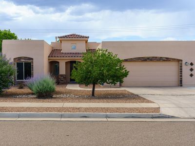 8020 Victoria Dr NW, Albuquerque, NM, 87120