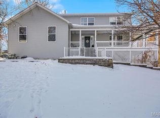 1016 Howard George Dr, Ballwin, MO 63021