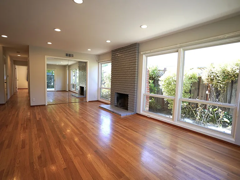 1185 Countess Ct — Photo 4
