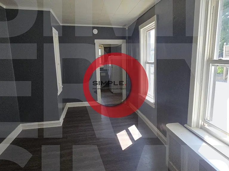 1140 Chestnut St — Photo 2