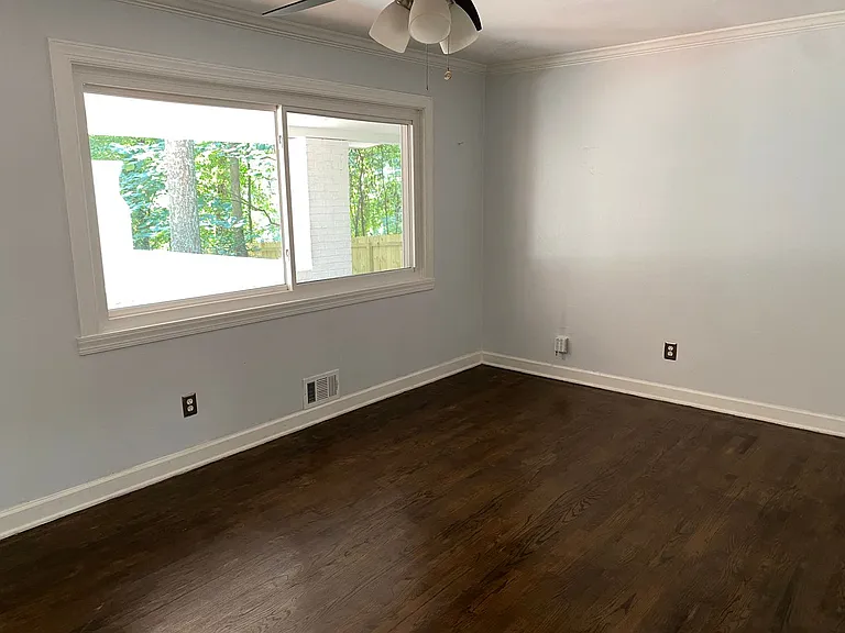 2565 Woodacres Rd NE — Photo 9
