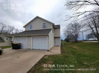 512 SW 5th St, Blue Springs, MO 64014