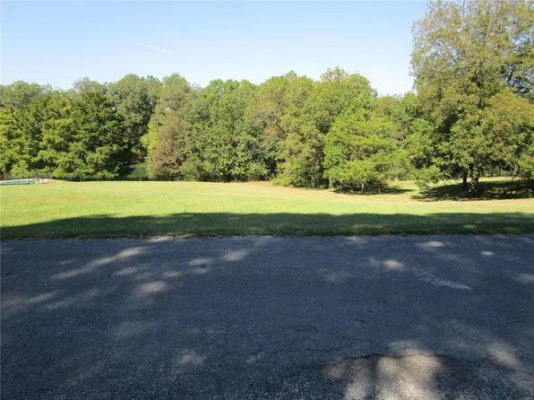 602 White Oak Dr, Chester, IL 62233