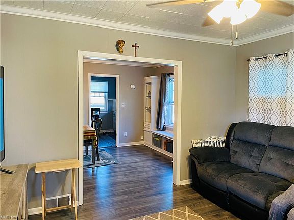 3rd image of 6026 Northcliff Ave