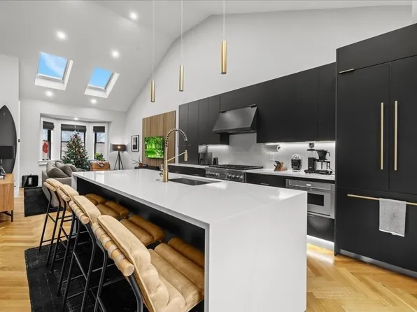 760 E Broadway #U-2, Boston, MA 02127