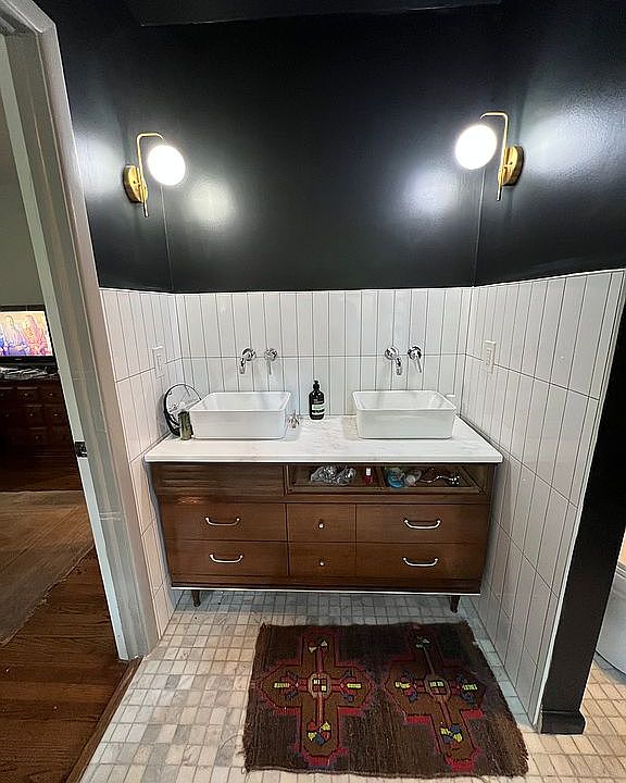 2nd image of 305 Chestnut St